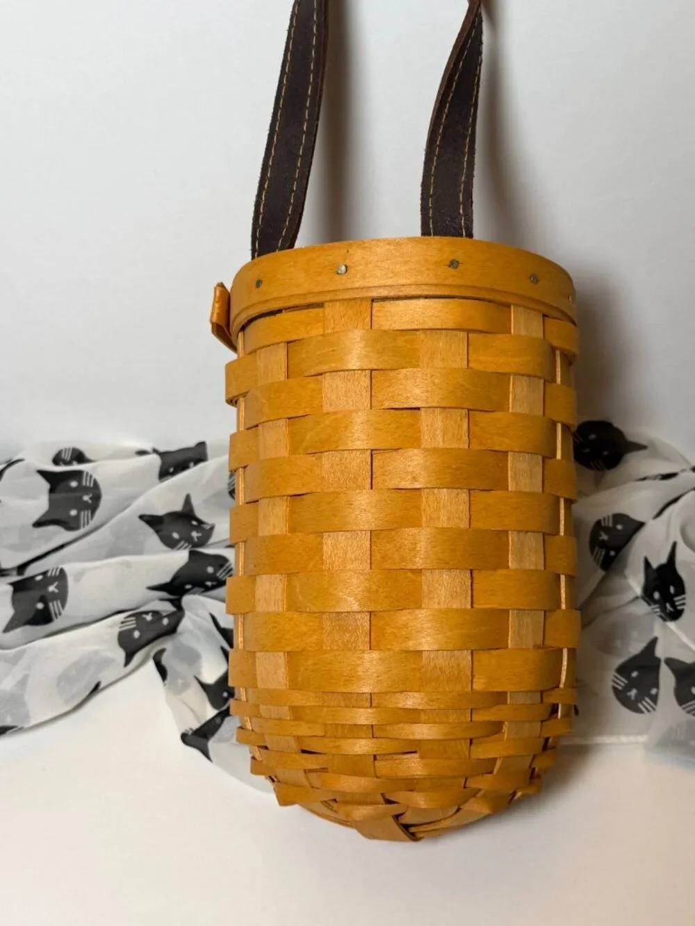 2001 Unused Small Gatehouse Longaberger Basket Handwoven Leather Loop 11751